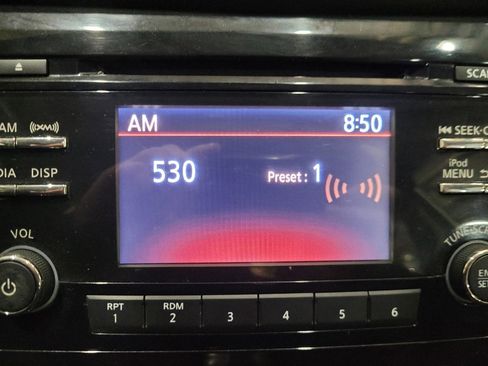 Used 2018 Nissan Rogue Sport S image 25