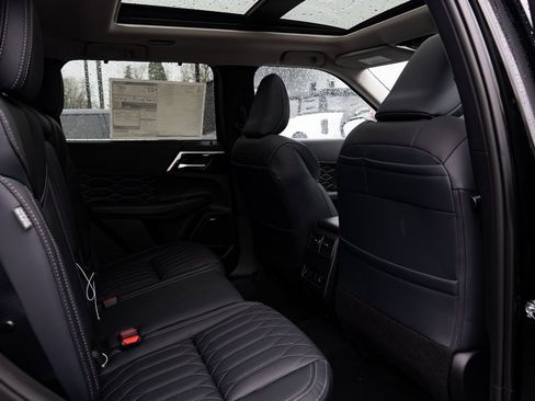 New 2026 Mitsubishi Outlander SEL image 24