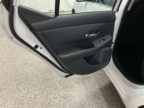 Used 2021 Nissan Sentra SV FWD image 15