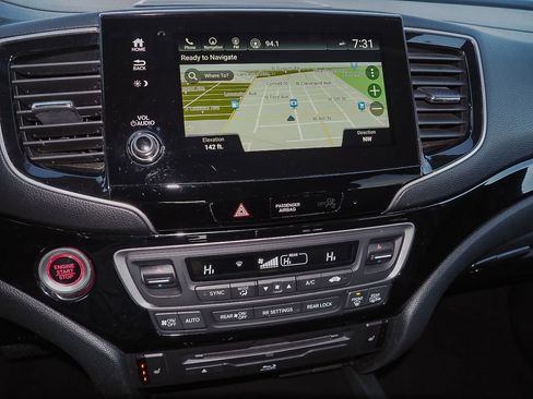 Used 2022 Honda Pilot Touring image 13