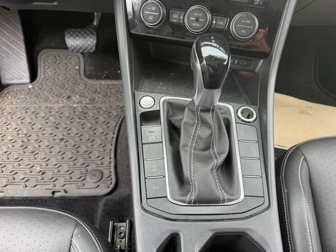 Used 2023 Volkswagen Jetta SE FWD image 29