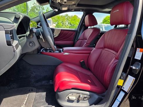 Used 2026 Lexus LS 500 AWD w/ Accessory Package (Z1) image 9