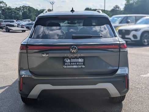Used 2025 Volkswagen Tiguan S w/ 18" Wheel Package FWD image 9