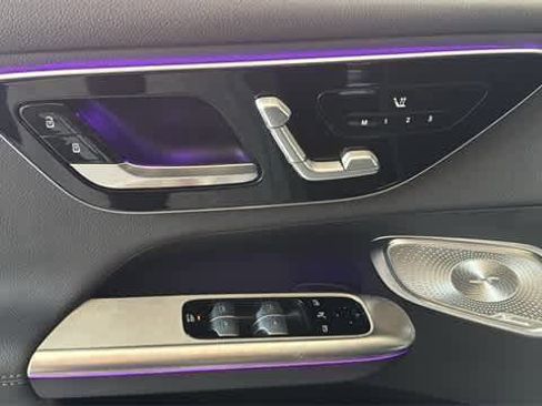 Used 2025 Mercedes-Benz GLC 300 4MATIC image 18