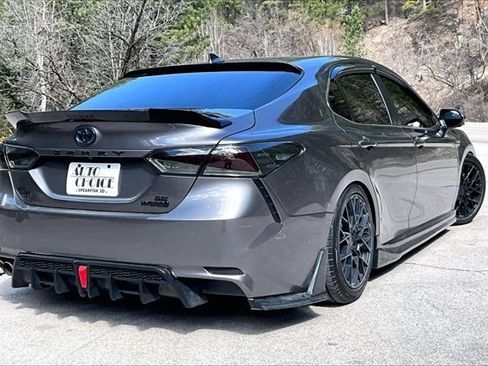 Used 2020 Toyota Camry SE FWD image 5