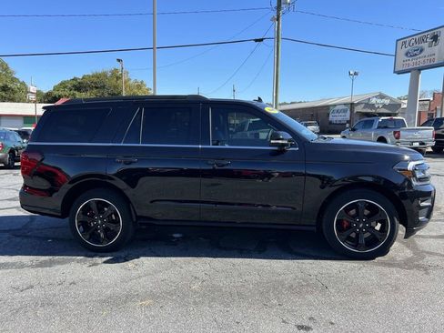 Used 2024 Ford Expedition Limited image 8
