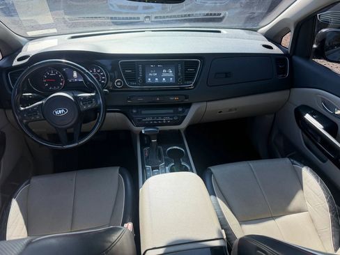 Used 2021 Kia Sedona EX w/ EX Premium Package FWD image 32