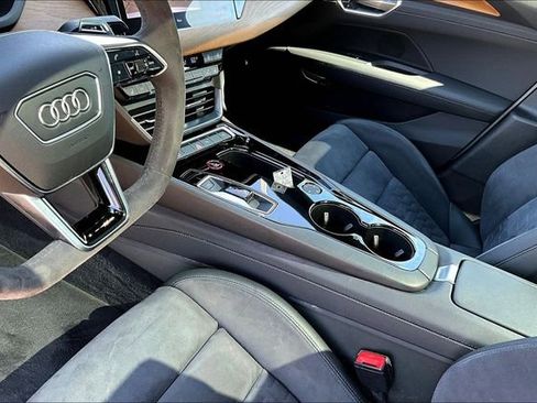 Used 2023 Audi e-tron GT Premium Plus image 14