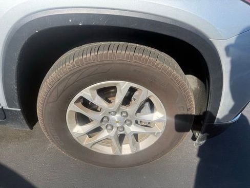 Used 2018 Chevrolet Traverse LT AWD/4WD image 4