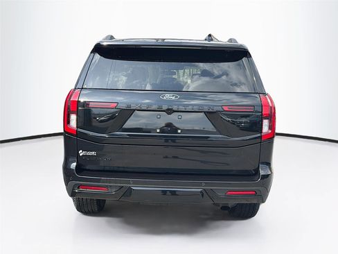 Used 2025 Ford Expedition Platinum w/ Stealth Appearance Package image 6