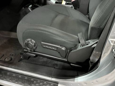 Used 2021 Jeep Gladiator Willys image 16