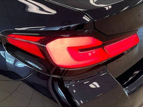Used 2021 BMW 530i w/ M Sport Package RWD image 26