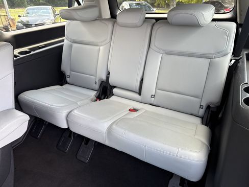 Used 2025 Ford Expedition Max Platinum w/ Driver's Package AWD/4WD image 17