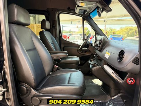 Used 2019 Mercedes-Benz Sprinter 2500 image 33