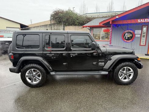 Used 2020 Jeep Wrangler Unlimited Sahara image 9