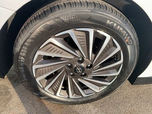 Certified 2025 Hyundai Sonata SEL image 39