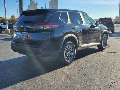 Used 2024 Nissan Rogue S image 2