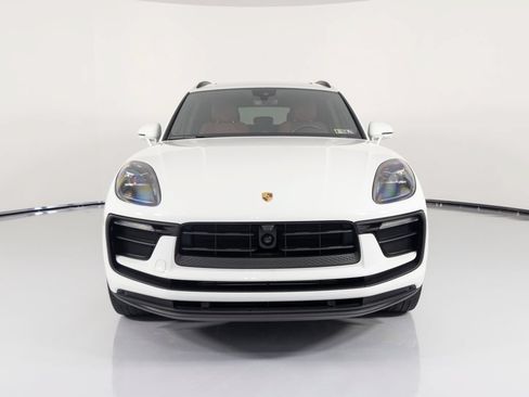 Certified 2024 Porsche Macan AWD/4WD image 14