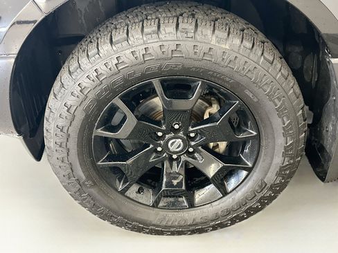 Used 2021 Nissan Frontier SV w/ Midnight Edition Floor Mats AWD/4WD image 11