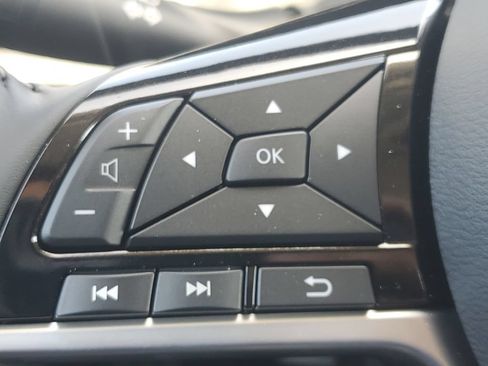 Used 2025 Nissan Altima 2.5 SV w/ SV Premium Package FWD image 30