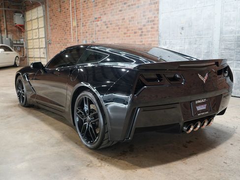 Used 2018 Chevrolet Corvette Stingray Coupe w/ Battery Protection Package image 11
