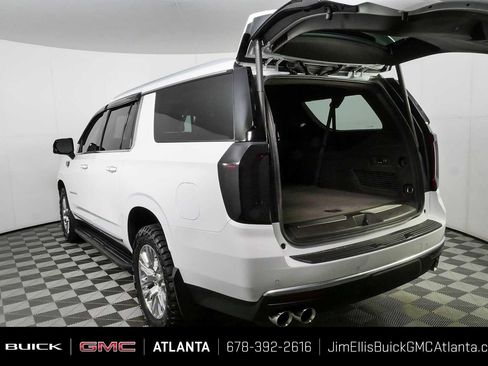Used 2022 GMC Yukon XL Denali w/ Max Trailering Package AWD/4WD image 4