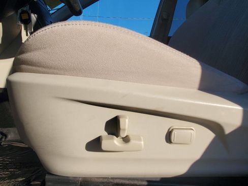 Used 2014 Subaru Outback 2.5i Premium image 16