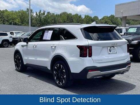 Used 2025 Kia Sorento EX w/ Panoramic Sunroof Package FWD image 6