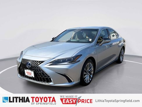 Used 2022 Lexus ES 300h w/ Luxury Package FWD image 1