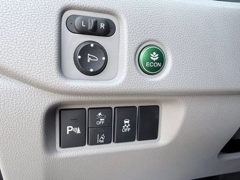Used 2019 Honda Pilot Touring image 13