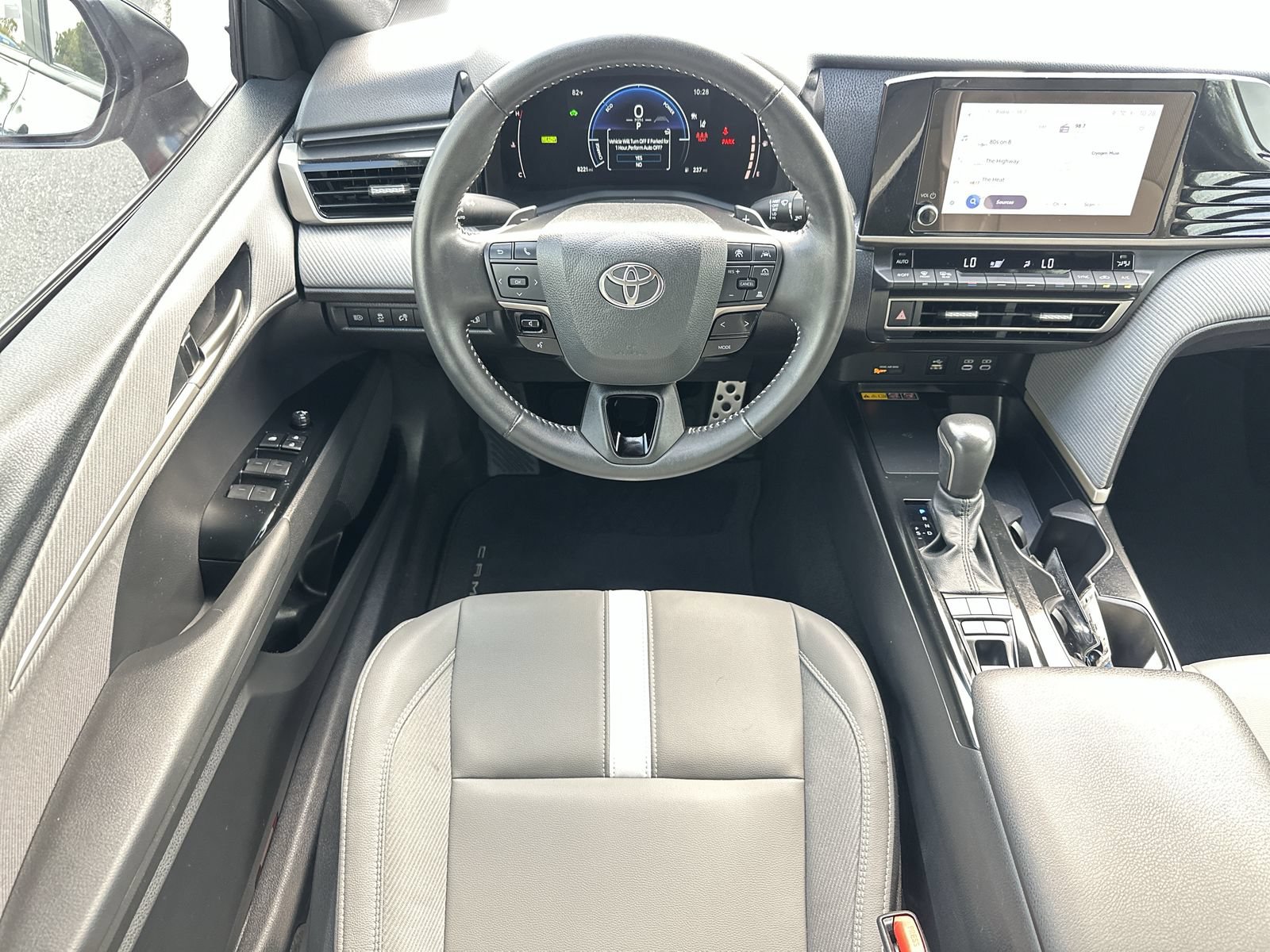 Used 2025 Toyota Camry SE FWD image 17