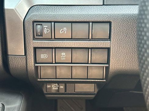 Used 2025 Toyota Tacoma SR5 image 27