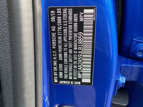 Used 2018 Porsche Macan AWD/4WD image 30