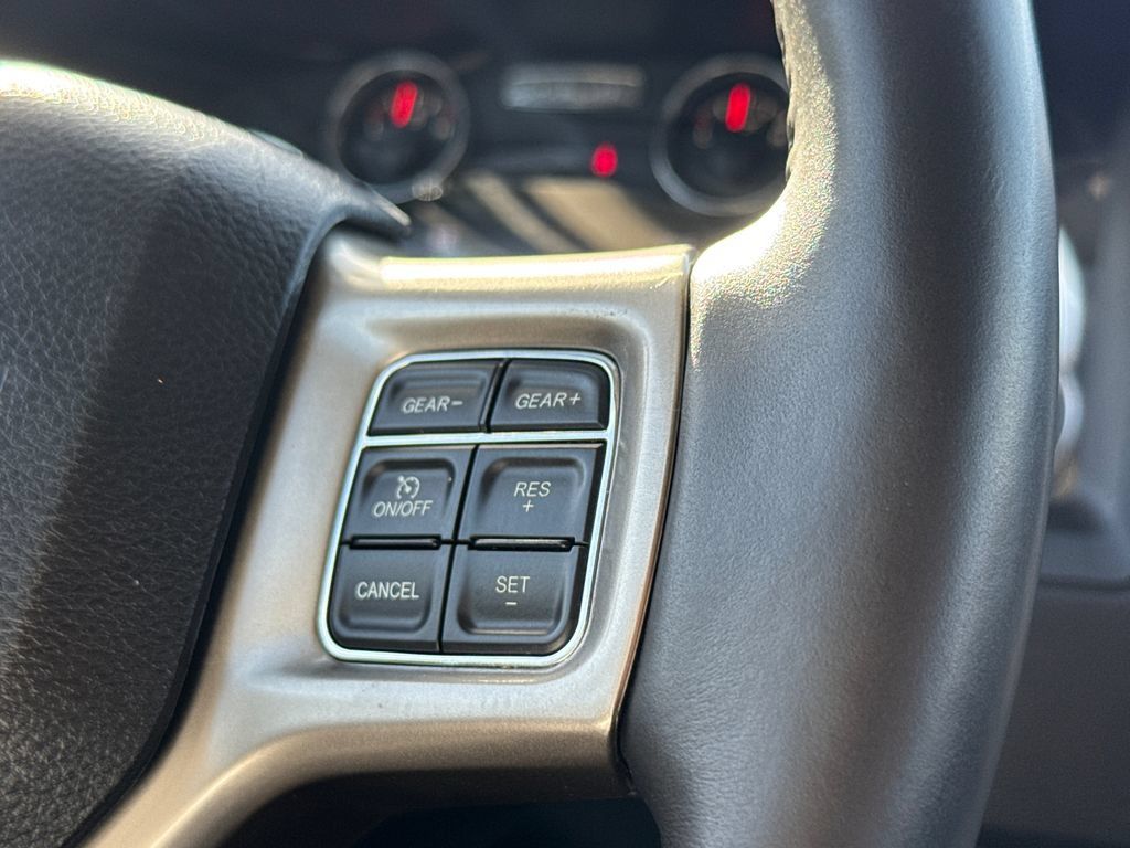 Used 2017 RAM 1500 Laramie w/ Convenience Group AWD/4WD image 27