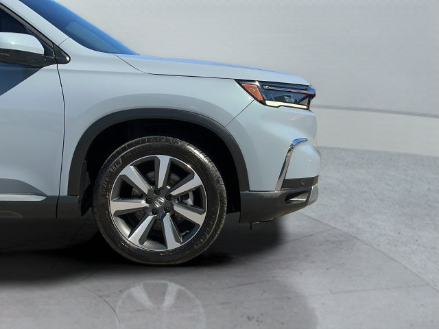 Used 2025 Honda Pilot Touring image 28