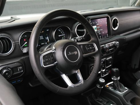 Used 2023 Jeep Wrangler Unlimited Sahara AWD/4WD image 22