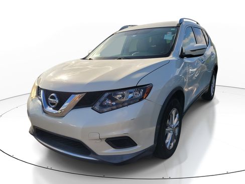 Used 2016 Nissan Rogue SV FWD image 3