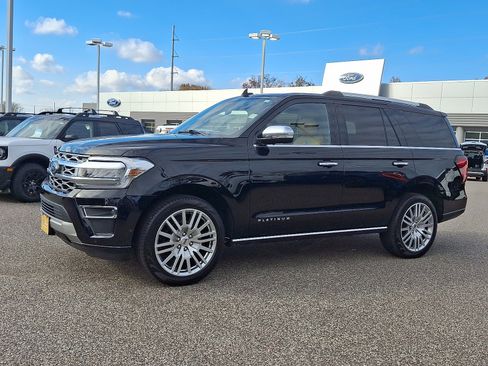 Certified 2024 Ford Expedition Platinum image 5