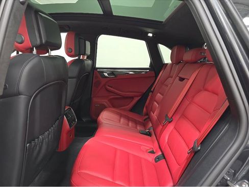 Used 2021 Porsche Macan Turbo AWD/4WD image 9