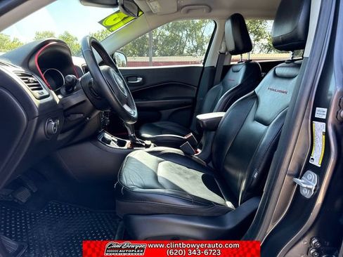 Used 2018 Jeep Compass Trailhawk w/ Leather Interior Group AWD/4WD image 10