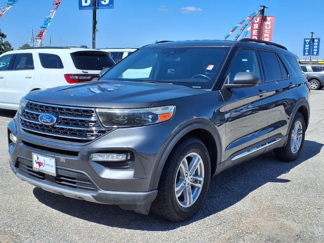 Used 2020 Ford Explorer XLT w/ Equipment Group 202A RWD image 3