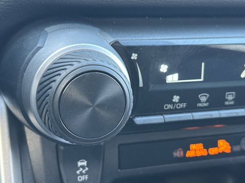 Used 2024 Toyota RAV4 LE image 29