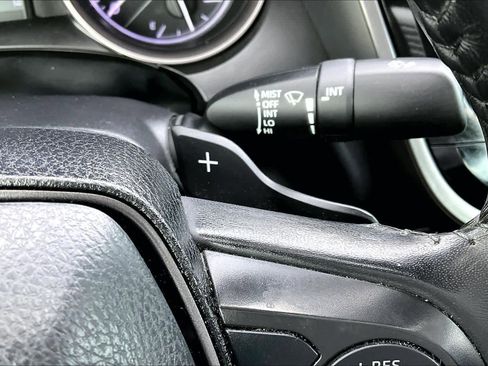 Certified 2021 Toyota Camry SE image 35