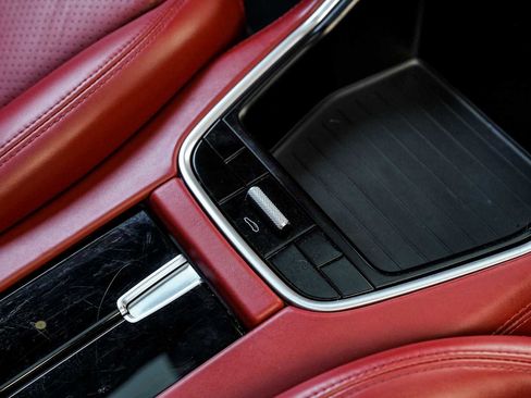 Used 2018 Porsche Panamera 4S image 51