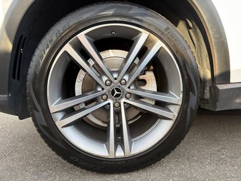 Used 2022 Mercedes-Benz GLE 350 w/ Premium Package image 11