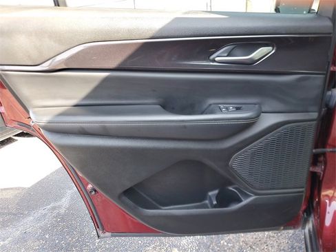 Certified 2023 Jeep Grand Cherokee L Laredo image 15