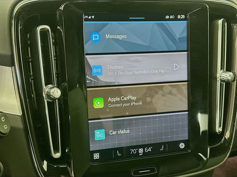 Used 2025 Volvo XC40 B5 Core image 21