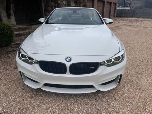 Used 2018 BMW M4 Convertible image 11