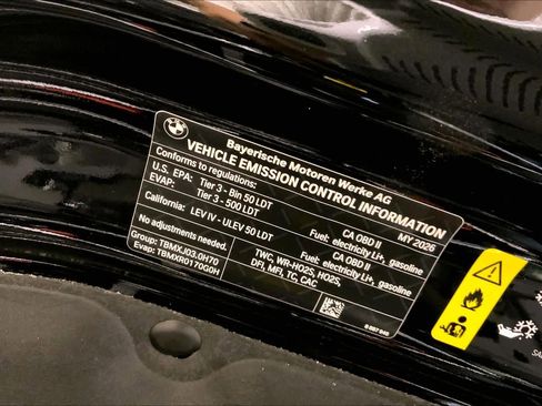 New 2026 BMW X5 xDrive50e w/ Executive Package image 17