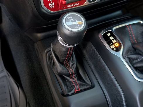 Used 2022 Jeep Gladiator Rubicon w/ LED Lighting Group AWD/4WD image 35